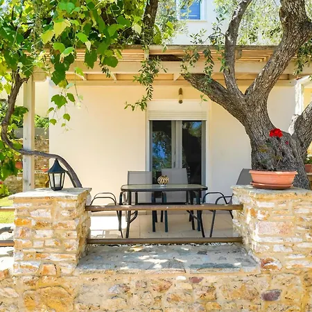 Ilias Aparthotel 3*