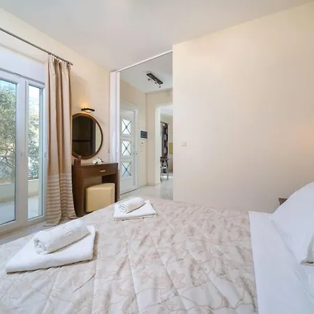 Ilias Apart-hotel 3*