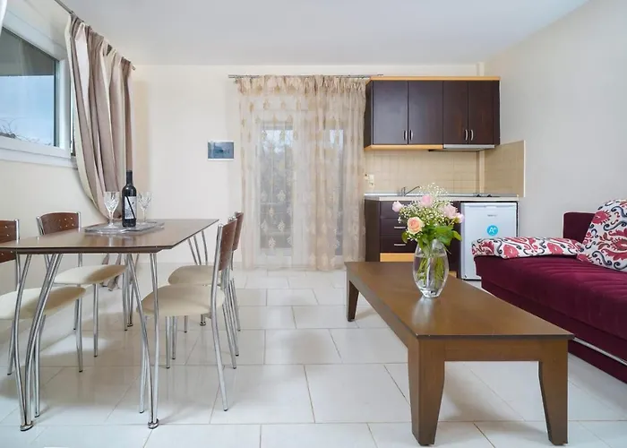 Ilias Apart-hotel 3*